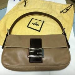 ⭐️お値下げしました！FENDI マンマバッグ 皮革製のサムネイル