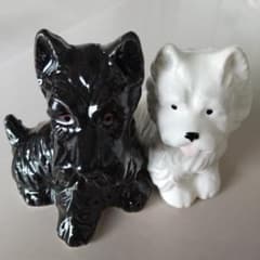 ブラック&ホワイト ノベルティ ソルト&ペッパー入れ 犬 置物 アンティークのサムネイル