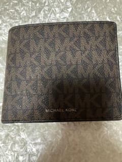 マイケルコース　MICHAEL KORS 二つ折り財布のサムネイル