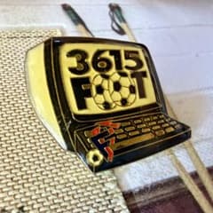 7376 Soccer Ball Computer Vintage Pin Badge Pins