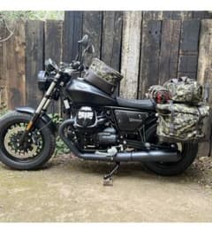 Moto Guzzi V9 Bobber サイドバッグサポート(ブラック)のサムネイル