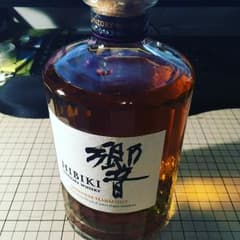 値下げ !! SUNTORYウイスキー 響 ジャパニーズハーモニー 700mlのサムネイル