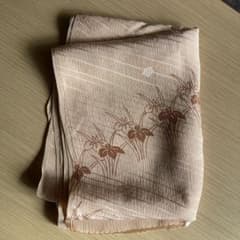 ベージュ 花柄 帯揚げ 絹製のサムネイル