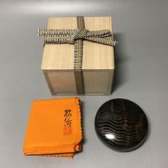 タモ斑杢材　黒漆染め　木目沈金　ミニ食蘢工芸会正会員の手作りの作品 タモ斑杢黒漆染め木目沈金ミニ食蘢 香合 - メルカリ