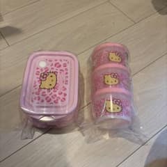 【なこ様専用】日焼けキティ　シールボックス　ジョイント式薄肉保存容器のサムネイル