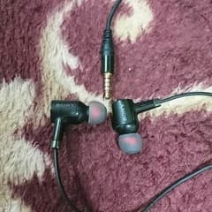 （激安）SONY MDR-NC750 ハイレゾイヤホンのサムネイル