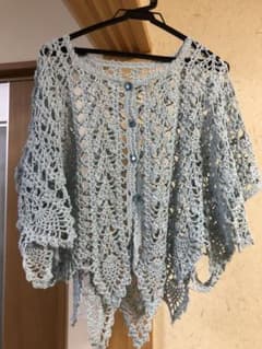 ボタンが可愛いかぎ針編みのボレロのサムネイル