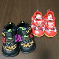 キッズスニーカー②点セット‼︎値下げしました(^^)のサムネイル