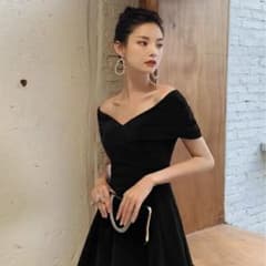オフショルダードレスのサムネイル