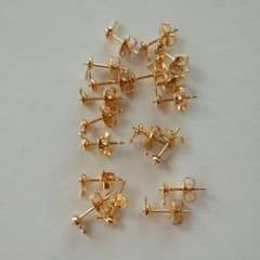芯立丸皿ピアス　カン付きのサムネイル