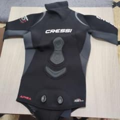 cressi　ウエットスーツのサムネイル