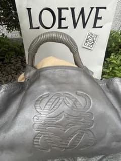 【一度着用のみ】LOEWE アナグラム　ナッパアイレグレー レザー ハンドバッグ 一度着用のみ】LOEWE アナグラム ナッパアイレグレー レザー