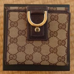 あや様専用☆GUCCI　２つ折財布のサムネイル