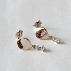 す　 極美品 ete ビジュー ピアス ミストピンクゴールド 現行品 3連 新品未使用品 ete エテ ビジュー ピアス ミストピンクゴールド SV925