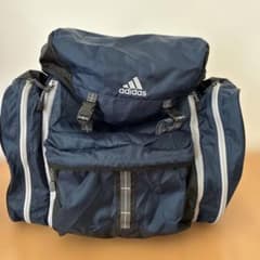 (値下げ)大容量　adidas リュックサック 林間学校 遠足 修学旅行のサムネイル