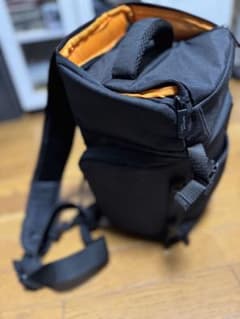 カメラバッグ 黒 オレンジ内装 - メルカリ