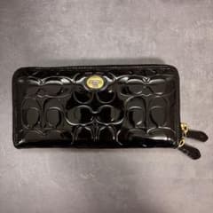 COACH Op Art Patent Leather AccordionZip - メルカリ