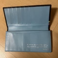 水色と黒のレザー長財布のサムネイル