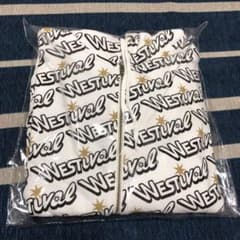 ［ぽーやん様専用］ジャニーズWEST☆LIVEパーカーのサムネイル