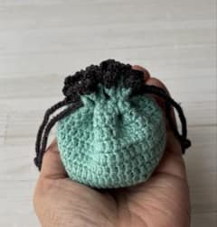 ハンドメイド かぎ針編みミニ巾着袋　小物入れ　ミントグリーンのサムネイル