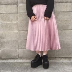 PUNYUS サテンプリーツスカートのサムネイル