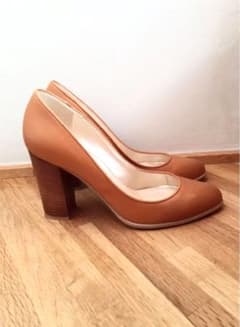 名品！ダイアナ チャンキーヒール パンプス 本革のサムネイル