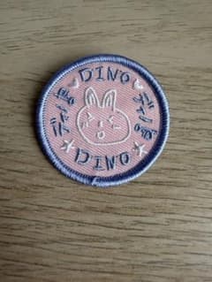 SEVENTEEN DINO ワッペンバッジ HANA - メルカリ
