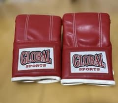 値下げ　GLOBAL SPORTS パンチンググローブ レッドのサムネイル