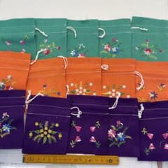 ベトナム刺繍巾着袋　極小　透けてないもの15枚のサムネイル