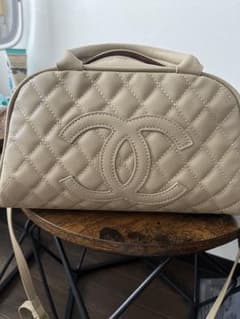 CHANEL ベージュ レザー ショルダーバッグノベルティのサムネイル