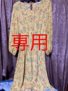 花柄ワンピースのサムネイル