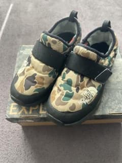THE NORTH FACE カモフラージュブーツのサムネイル