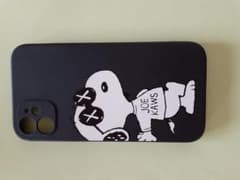 iphone11背面ケース（ソフト）黒、スヌーピーのサムネイル
