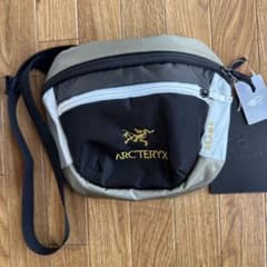 と*ぽ様 新品 ARC'TERYX BEAMS ボディバッグのサムネイル
