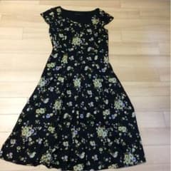 ローラアシュレイ花柄ワンピースのサムネイル