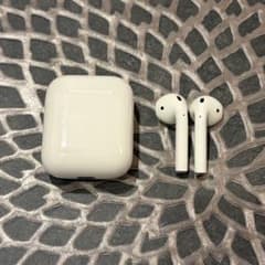 【正規品】AirPods 第2世代 充電ケース付きのサムネイル