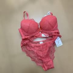 コーラルピンク レース ブラジャー＆ショーツセット Mサイズ - メルカリ