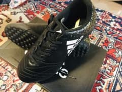 adidas kidsトレーニングシューズのサムネイル