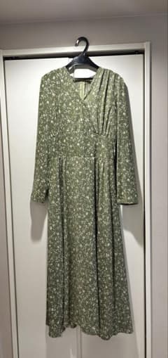 オリーブグリーン 花柄 ロングワンピースのサムネイル