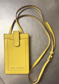 MARC JACOBS マークジェイコブス スマホ ショルダー バッグ イエローのサムネイル