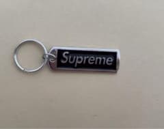 Supreme ロゴ入りキーホルダーのサムネイル