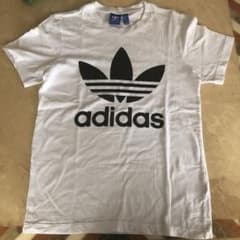 アディダス　ロゴ白Tシャツのサムネイル