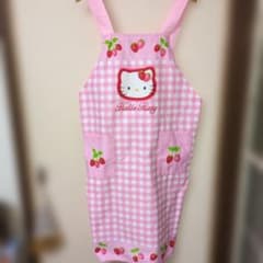 ハローキティ イチゴ柄エプロンのサムネイル