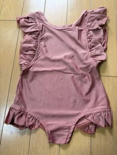 新品　未使用　フリル付きピンクワンピース水着　100cmのサムネイル