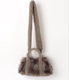 GOOD GRIEF! 】GCA EMB.FAUX FUR PINT TOTE - メルカリ