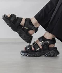 ELLUV/エルヴ】+7cmハイソール PUレザーバックルベルテッドサンダル