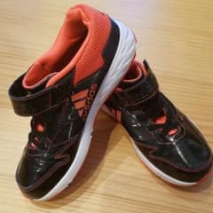 アディダス　22.5 美品！のサムネイル