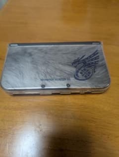 3DSLL 몬스터 헌터 4G 모델