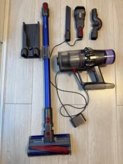ジャンク］Dyson V11 Fluffy SV14 コードレスクリーナー - メルカリ