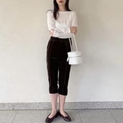 新品 MEER. メーア ベルベットカプリパンツブラウンzuさん着用BROWN 新品 MEER. メーア ベルベットカプリパンツブラウンzuさん着用BROWN